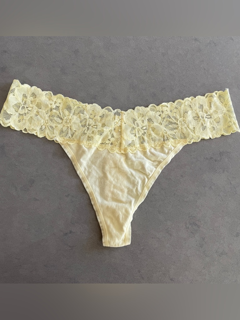 NWOT Lace Hipster Thong